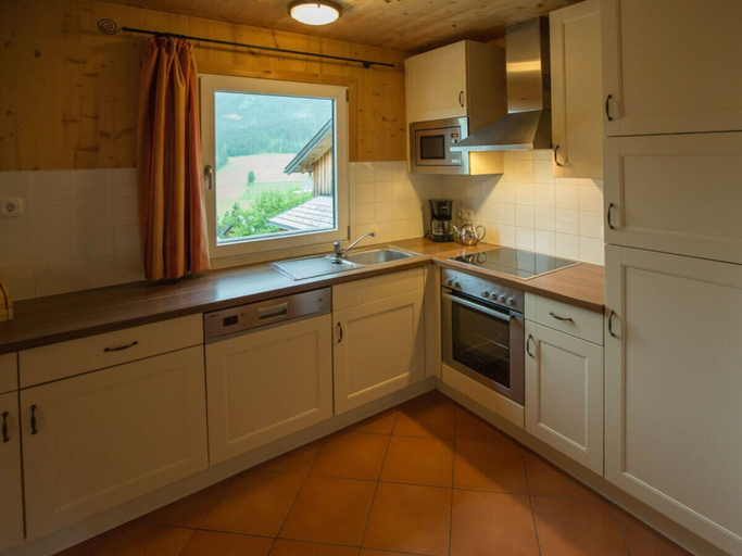 Private kitchen 2, Cabin in Annaberg With Swimming Pool, Hallein