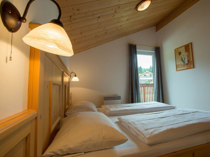 Room 5, Cabin in Annaberg With Swimming Pool, Hallein