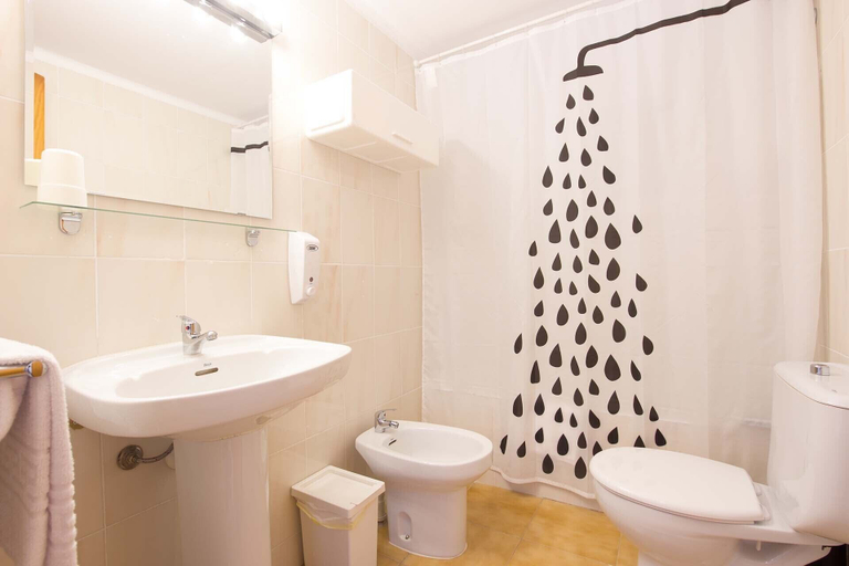 Bathroom, Nuvolet Apartments, Baleares