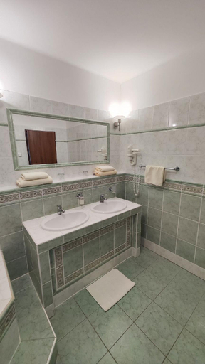Bathroom 3, Smolenicky zamok, Trnava
