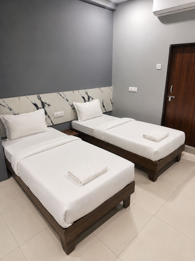 Room 5, Hotel Shivaaye Inn, Jamnagar