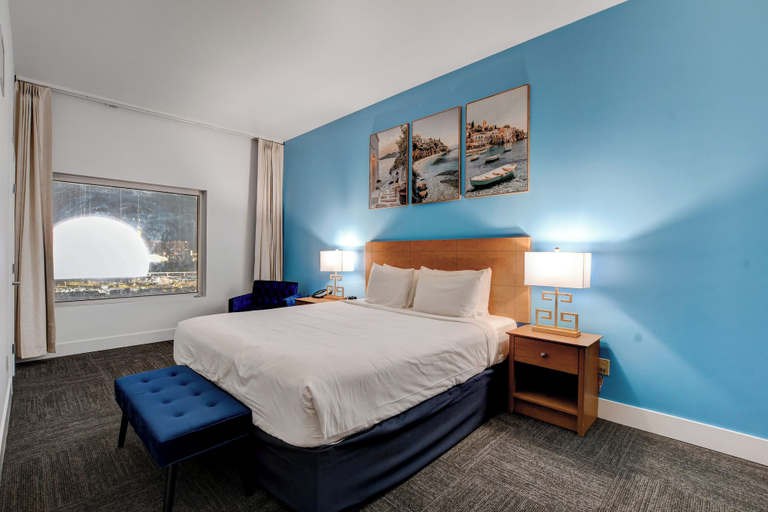 Room 5, Sphere View Luxury Balcony Suites at Platinum Hotel, Clark