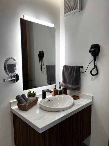 Bathroom 3, Torre Omega Black, Jesús María