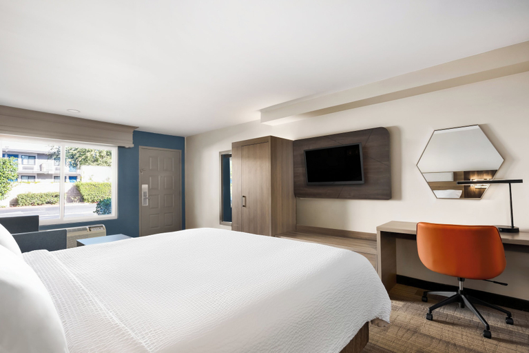 Bedroom 3, Holiday Inn Express SIMI VALLEY by IHG, Ventura