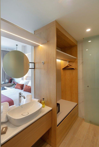 Bathroom 5, The City Hotel & Suites, Crete