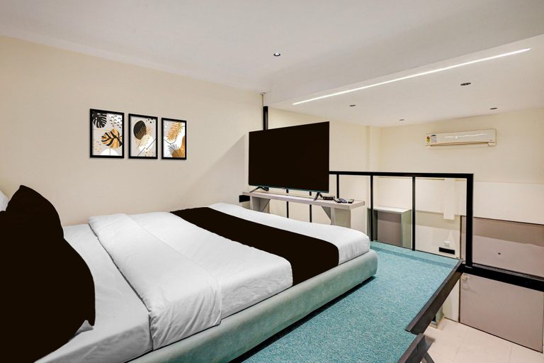 Room 4, Saver Double Hotel Nano Pod, Surat