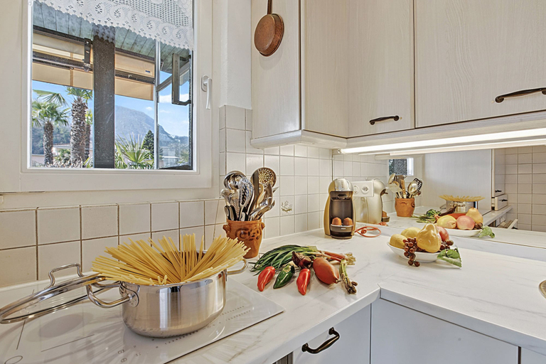 Private kitchen 3, Casa Viola Losone for 8, Locarno