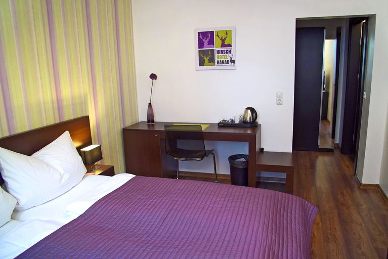 Bedroom 2, Hirsch Hotel Hanau, Main-Kinzig-Kreis