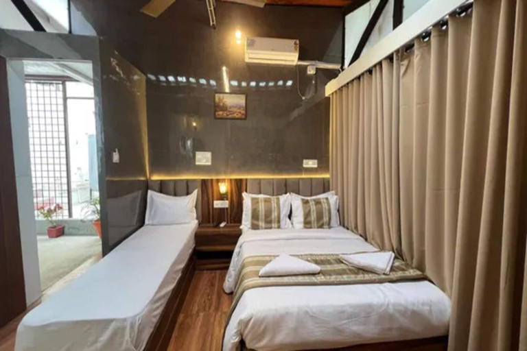 Room 2, Fabhotel Prime I Palace Indiranagar, Bangalore