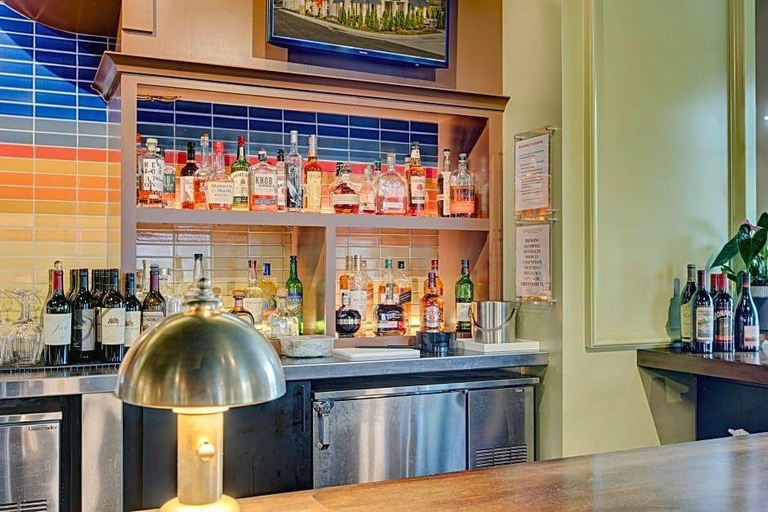 Food & Drinks 4, Elwood Hotel & Suites, Fayette