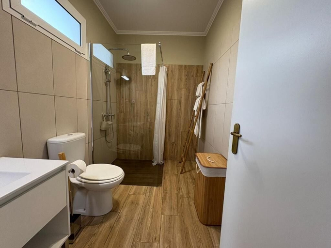 Bathroom 3, Villa Alta Vista, Santana
