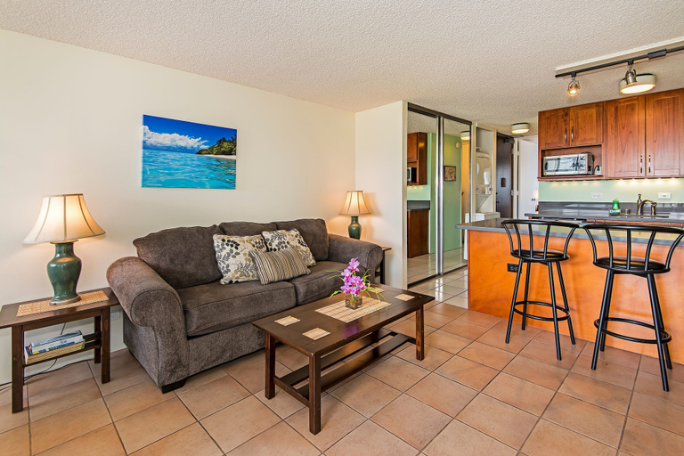 Exterior 2, Lucious Green Golf Course-mt Views at Canal House W/washer-dryer & Parking, Honolulu