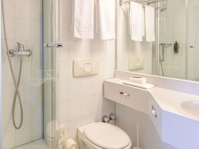 Bathroom 5, Mercure Hotel Frankfurt Airport Langen, Offenbach