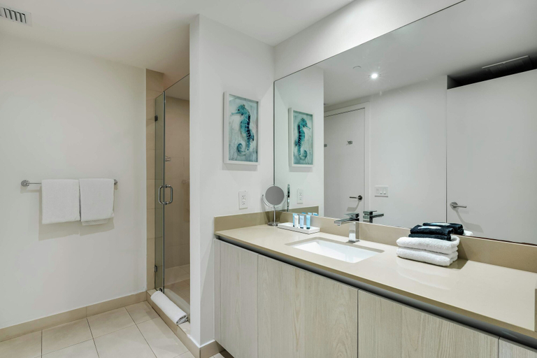 Interior 4, Luxe Stay- Pool, Gym, Oceanfront in Hollywood, Broward