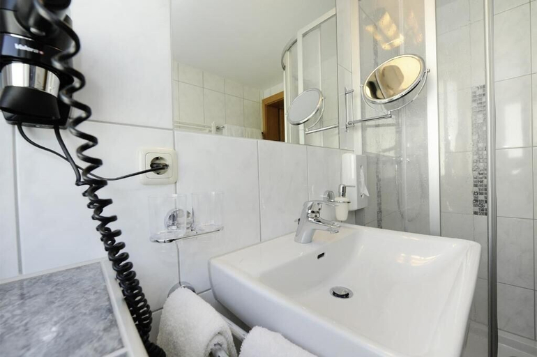 Bathroom 5, Aktiv-Ferienwohnung Montafon, Bludenz