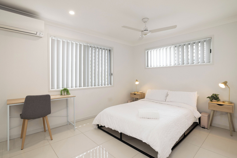 Bedroom 3, Smart Suites Self Check-in Apartments - 39A Freney, Rocklea