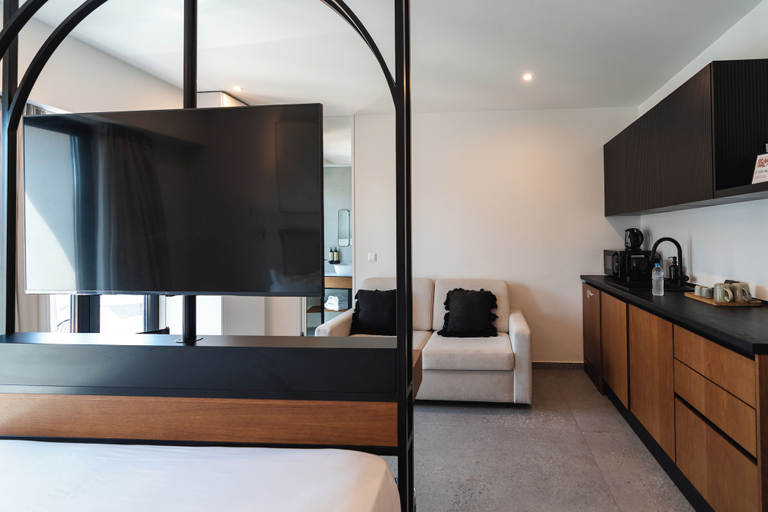 Bedroom 3, Fos, Attica