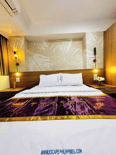 Room 2, 2BR Tropical Scandi Suite, Parañaque