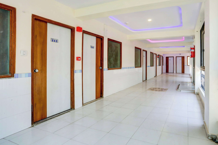 Interior 5, Super Collection O Ahmedabad Airport, Ahmadabad