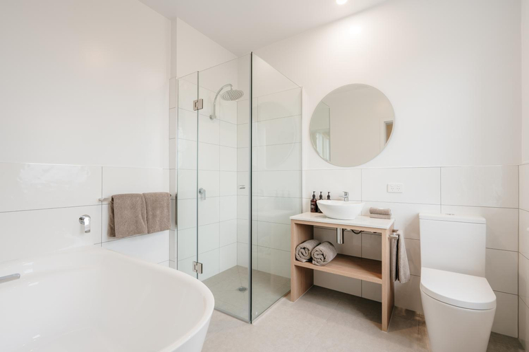 Bathroom 3, Waratah On York, Launceston - Pt B