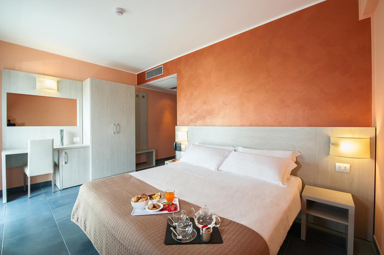 Bedroom 4, Hotel Testani Colleferro, Rome