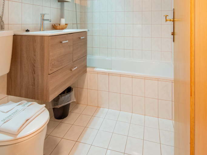 Bathroom 4, Chalet in Oberau near Ski Slopes, Kufstein