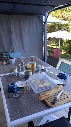 Others 5, Chez les catherine, Charente-Maritime