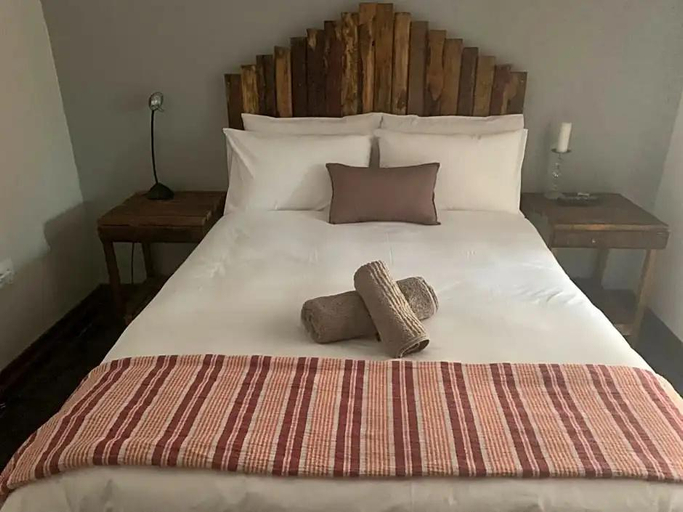 Bedroom 4, Cycad Stay, O.R.Tambo