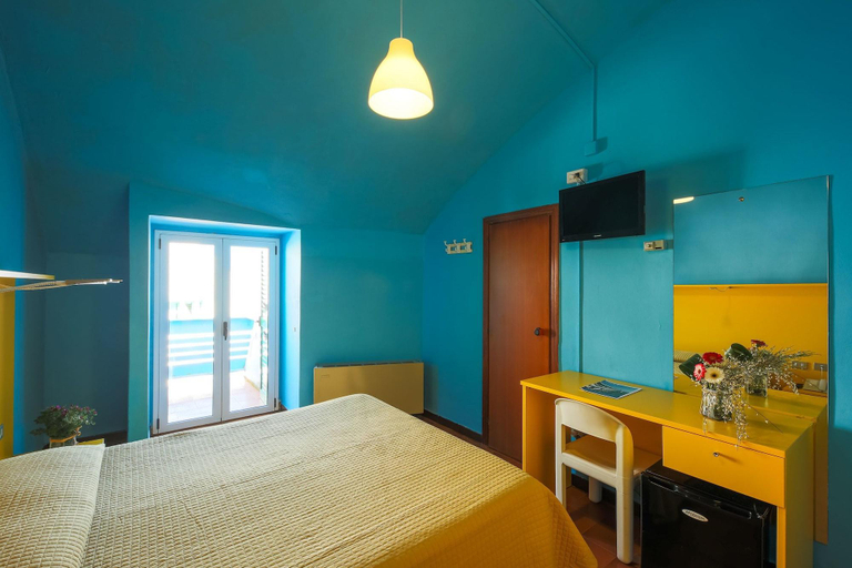 Bedroom 2, Corvino Resort, Bari