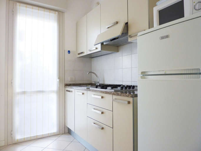 Kitchen 5, Spacious apartment with terrace near the beach, Venezia