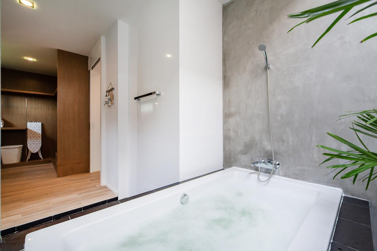 Bathroom 5, Movenpick Residences 3BR Private Pool Villa – Beach Access, Sattahip