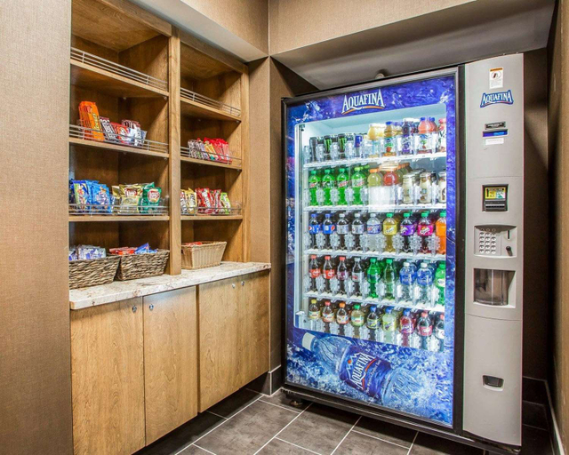 Food & Drinks 4, Comfort Inn Hammond I-94, Lake
