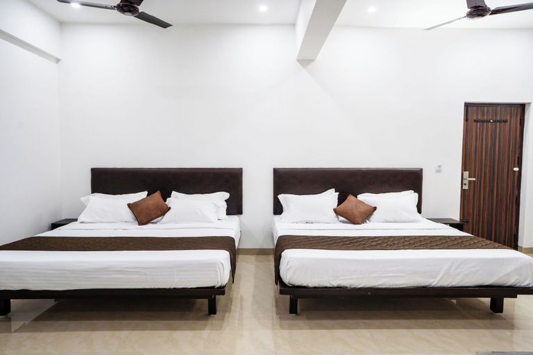 Bedroom 3, Cross Roads Inn, Coimbatore