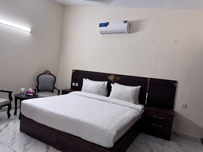 Bedroom 3, Regalia Inn Hotel Karachi, Karachi