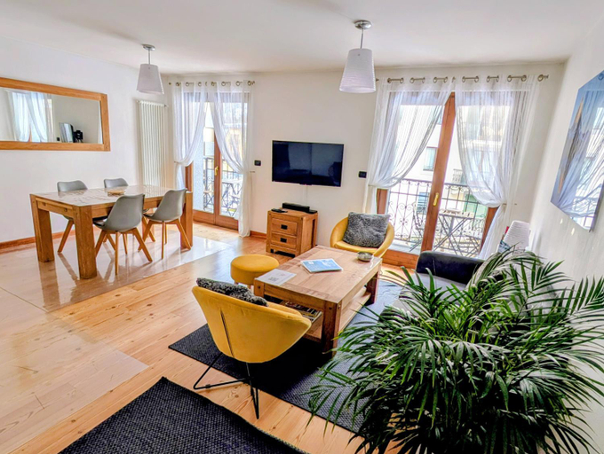 Others 5, Cham'Heart, 4-star apartments in Chamonix centre with free private parking, Haute-Savoie