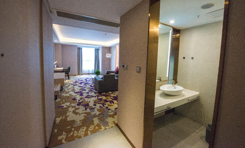 Bathroom 3, Lavande Hotel Luzhou BBQ new World                                                         , Luzhou