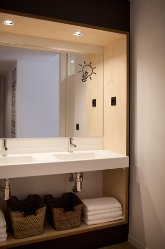 Bathroom 3, TOC Hostel Sevilla, Sevilla