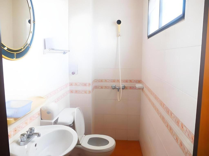 Bathroom, Sea Falcon Hotel, Sattahip