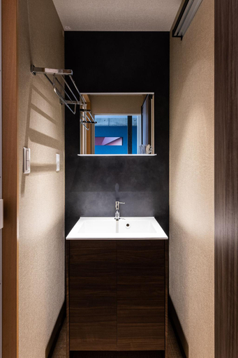 Bathroom 3, Volcano, Kagoshima