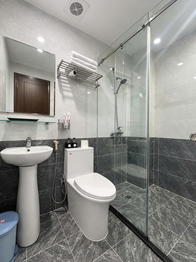 Bathroom 5, Rising Dragon Estate Hotel, Hoàn Kiếm