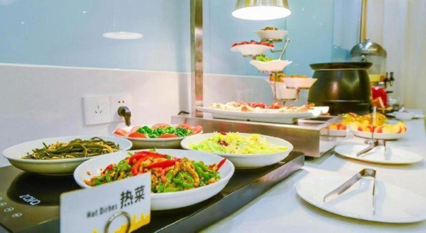 Food & Drinks 5, City Comfort Inn Chengdu Giant Panda Base, Chengdu