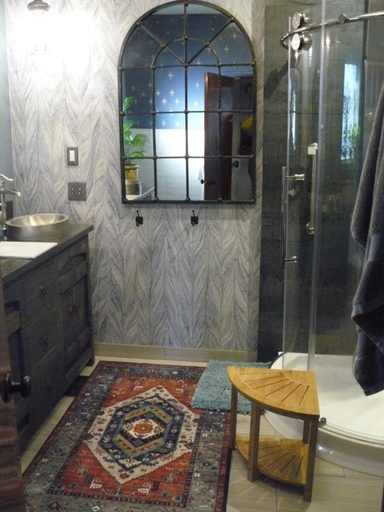 Bathroom 3, Riverhouse Hidden Gem, Wasco
