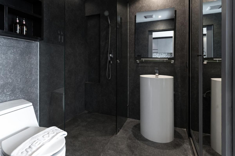 Bathroom 4, Suite Ruse 1br rooftop pool view Citygate Kama, Phuket Island