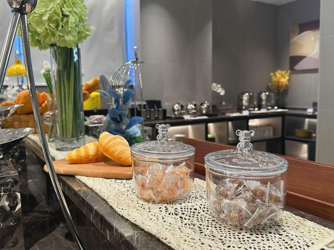 Food & Drinks 5, Home Inn Neo Zhuhai Gongbei Port Light Rail Terminal, Zhuhai