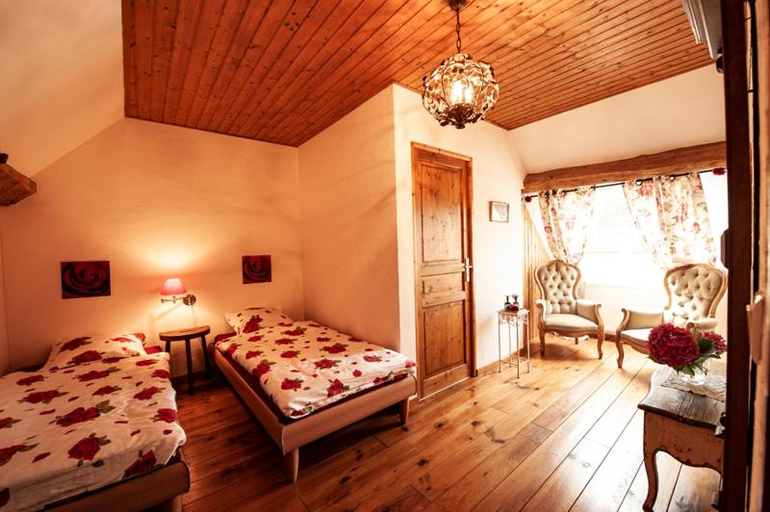 Bedroom 2, Manoir-de-Sagy, Saône-et-Loire