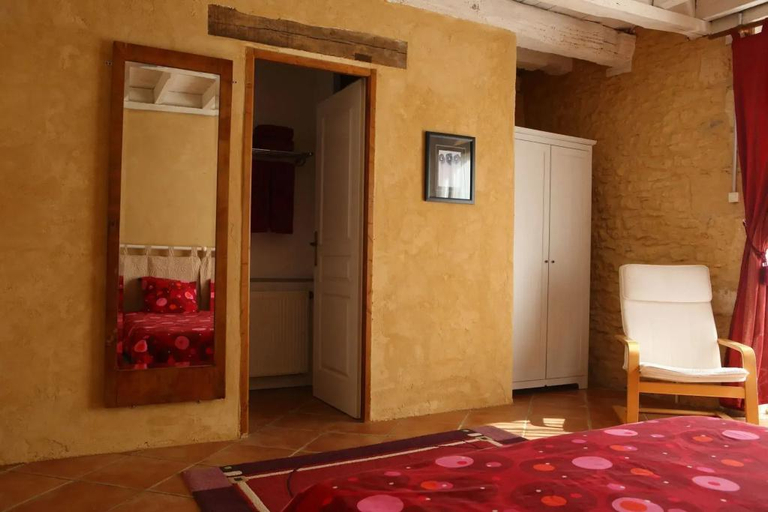 Bedroom 2, les Tours de Bombel, Dordogne