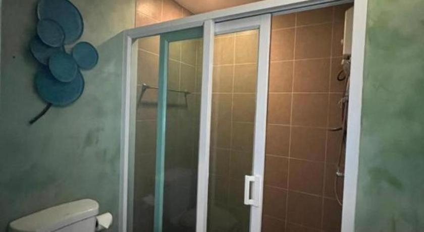 Bathroom 3, The O Valley Hotel, Phunphin