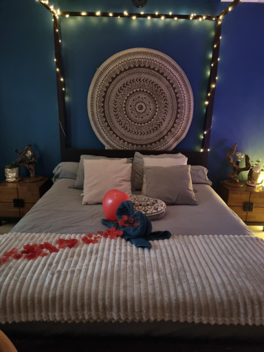 Bedroom 2, A l'Oree des pins - Gite et spa de 30 m2- Options Home Cinema, Romantique, Bouches-du-Rhône