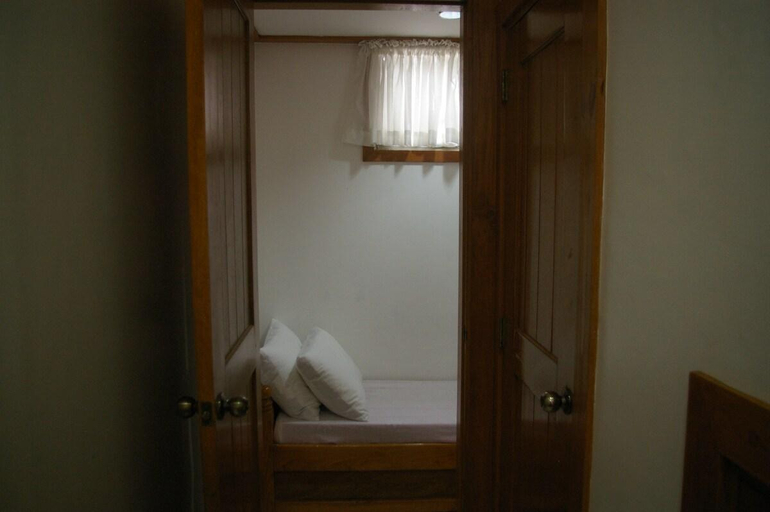 Bedroom 2, Camp John Hay Forest Cabin 3A
maximum 8 persons , Baguio City