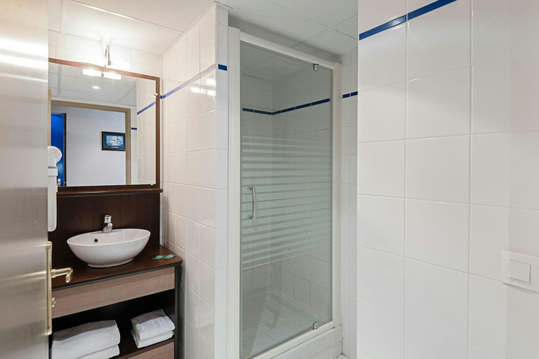 Bathroom 4, Appart'City Classic Montelimar, Drôme